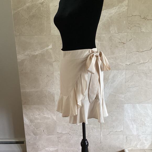 Michelle Mason Silk Wrap Skirt 6 Neutral Ruffle, Soft girl Quiet Luxury Coquette - Picture 3 of 12